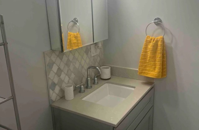 Newly Remodeled In-law in Oakland