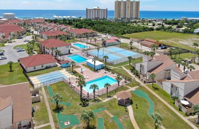 Newly renovated! Condo in Panama City Beach FL
