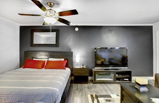 Newly Renovated Casita in Mesa, King-Sized Bed and Lightening Fast WiFi