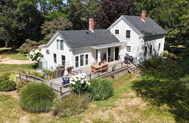 Newly Renovated Charming West Tisbury Retreat