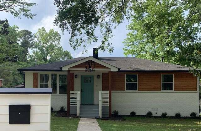 Newly Renovated Family Friendly 3-Bedroom