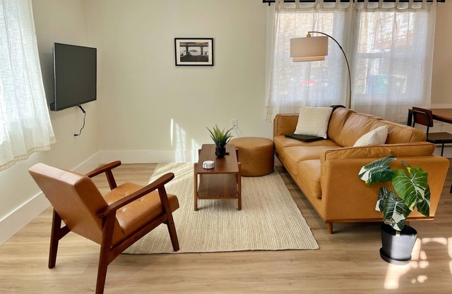 Newly Renovated! Sound Breeze Guest Suite