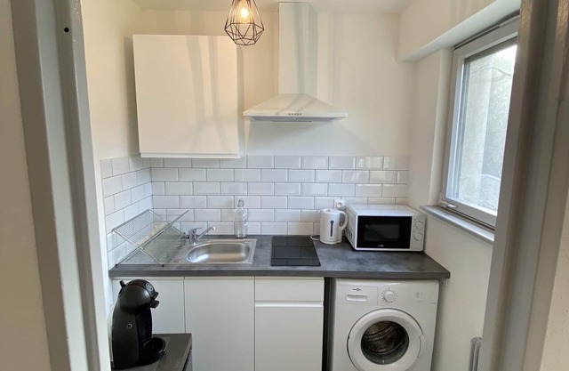 Newly renovated studio - Centre Mulhouse - 3 minutes from the station!