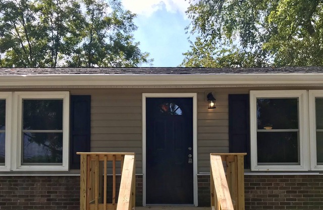 Newly Updated–3BR-1BA-6 Guests-Convenient to RU & VT-Quiet Neighborhood
