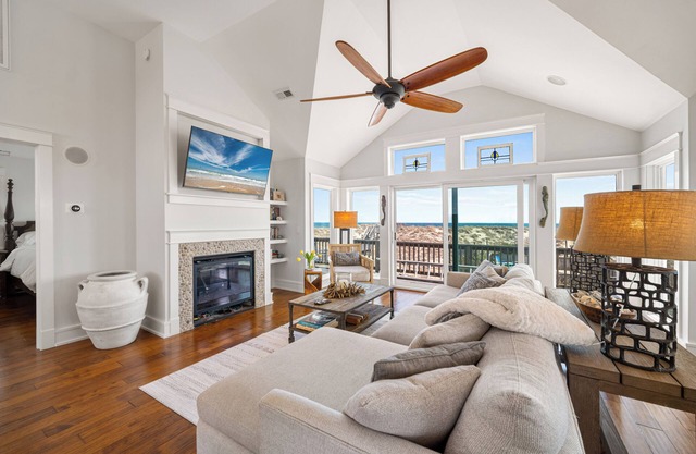 Newly Updated Beautiful 4BR Oceanfront Home with Pool & Hot Tub