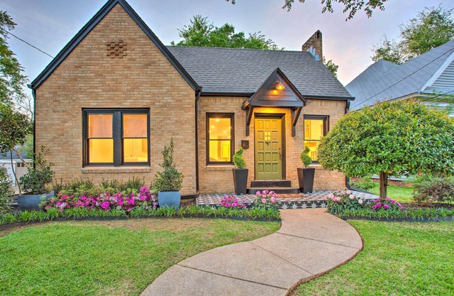 Newly Updated & Charming Azalea District Home