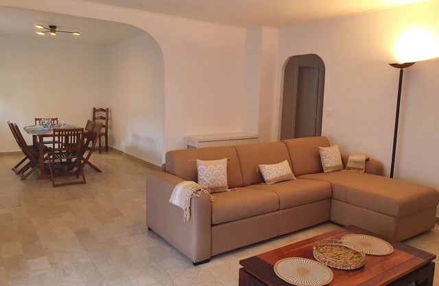 News 5 mn walk from the beach 3* property in town center NEW CLIM near ST TROPEZ