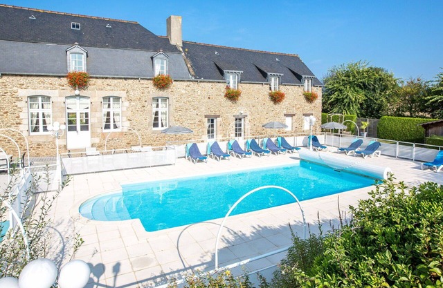 Nice apartment for 5 people with pool, WIFI, TV and terrace