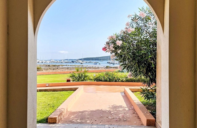Nice apartment for 4 guests with WIFI, A/C, TV, terrace, pets allowed and parking