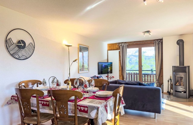 Nice apartment for 6 people with WIFI, TV, balcony and parking