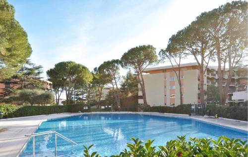 Nice Apartment In Mandelieu-La-Napoule