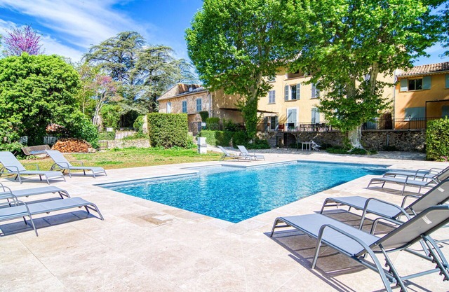 Nice apartment in villa for 8 people with pool, WIFI, TV, terrace and parking