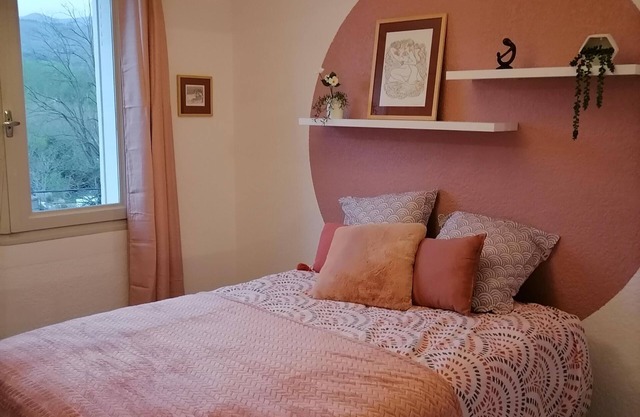 Nice apartment 56m², bright, nice view, 9 min from Lamalou center, art and health.