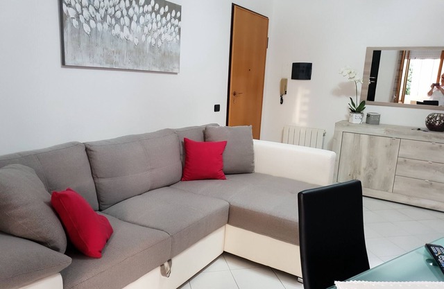 Nice apartment very close to the sea