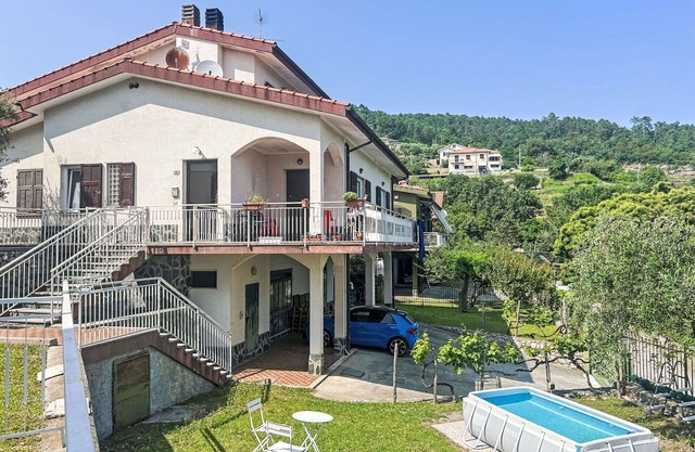Nice apartment for 6 people with private pool, TV, balcony, pets allowed and parking