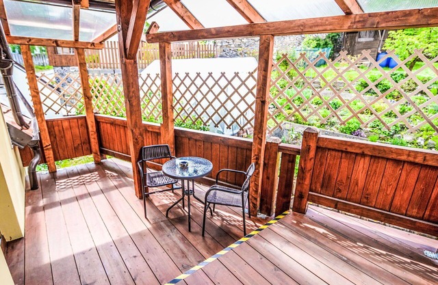 Nice apartment for 5 guests with WIFI, patio, pets allowed and parking