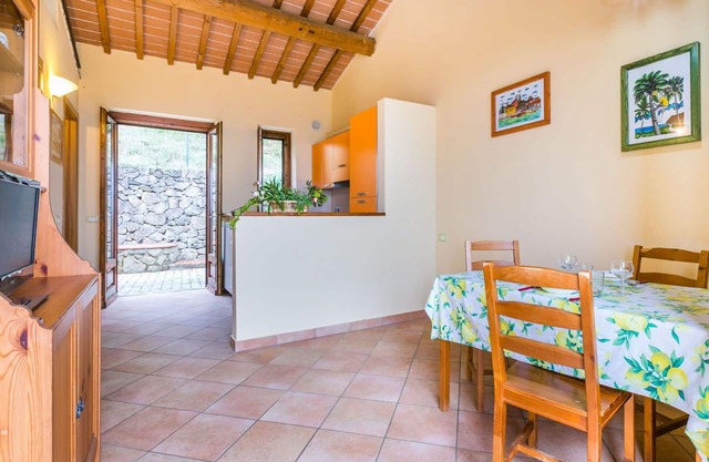 Nice apartment for 2 guests with WIFI, pool, TV, terrace, pets allowed and panoramic view