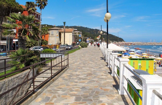 Nice apartment for 3 people with WIFI, A/C, TV and terrace
