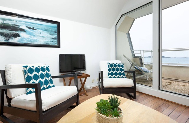 Nice apartment for 4 people with WIFI, balcony and parking