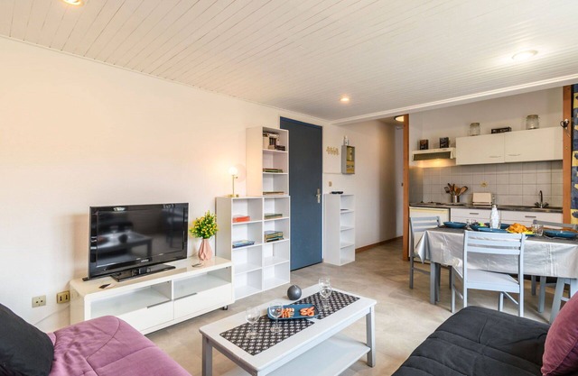Nice apartment for 4 guests with WIFI, TV, pets allowed and parking