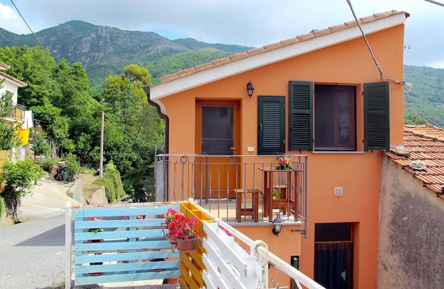 Nice apartment for 4 guests with WIFI, TV, patio, pets allowed and panoramic view