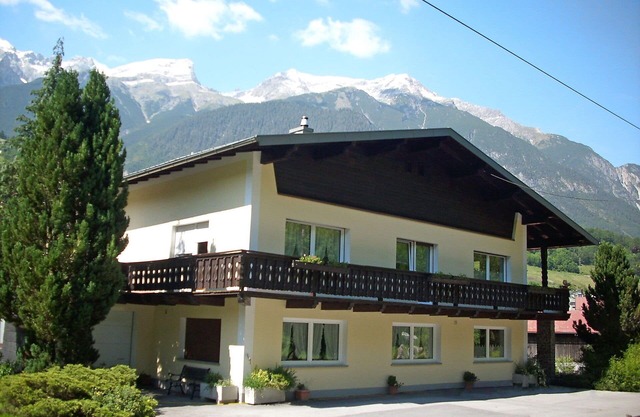 Nice apartment for 4 guests with WIFI, TV, patio, pets allowed and panoramic view