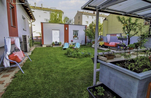 Nice apartment for 5 guests with WIFI, TV, patio and parking