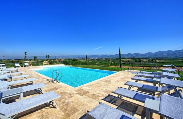 Nice apartment for 6 people with A/C, pool, WIFI, TV, panoramic view and parking