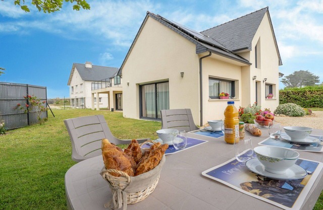 Nice apartment for 4 people with WIFI, TV, patio and parking