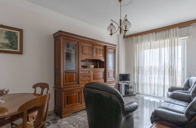 Nice apartment for 5 guests with WIFI, TV, balcony and pets allowed