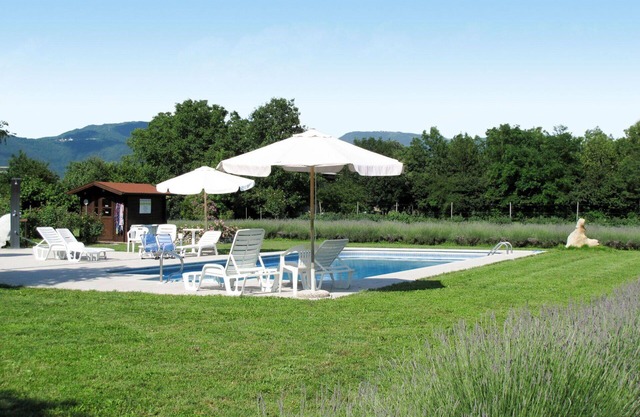 Nice apartment in villa for 4 guests with A/C, pool, WIFI, TV and terrace