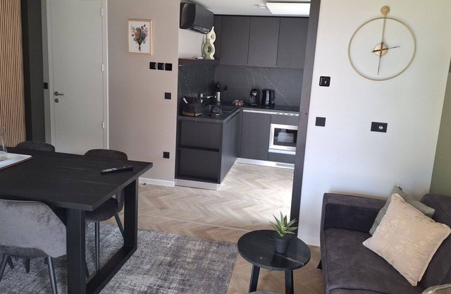Nice apartment in villa for 4 people with WIFI, TV and terrace