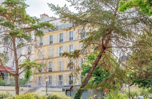 Nice apartment with view and very good location