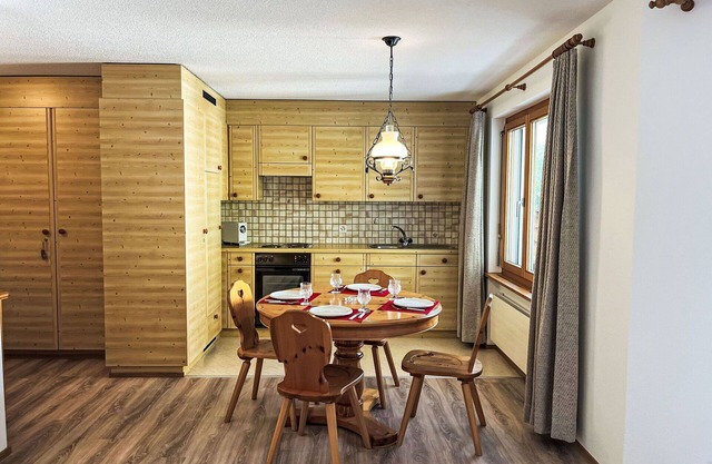 Nice apartment with WIFI, pool, TV, balcony, pets allowed, panoramic view and parking