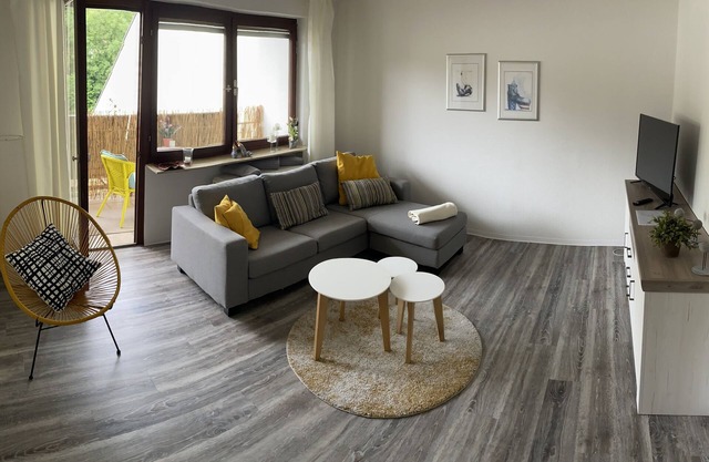Nice central apartment with S-Bahn connection to Heidelberg and castle view