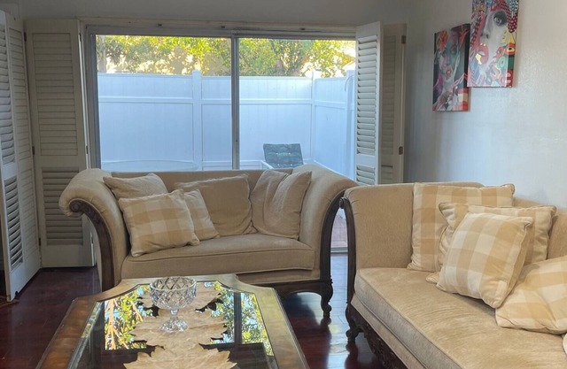 Nice cosy and private guest homes close to disneyland
