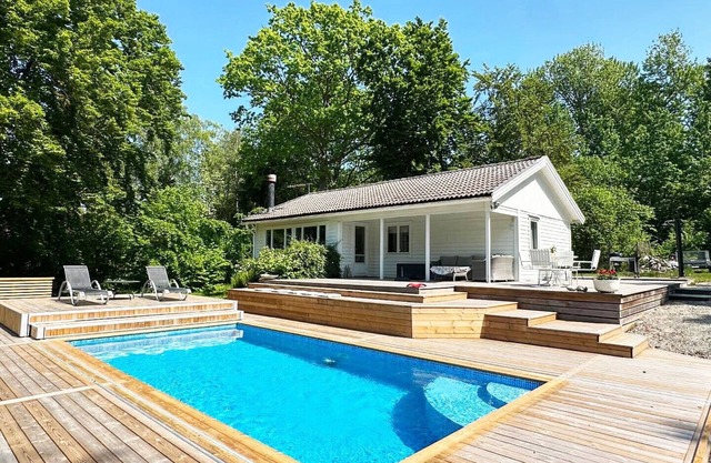 Nice cottage with pool and sea view near Byxelkrok | SE04051