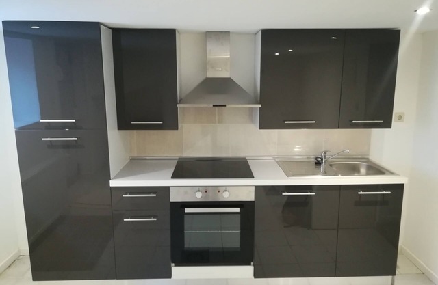 Nice flat close to Flagey