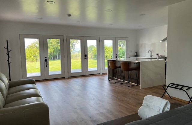 Nice Guest House with River Views