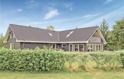 Nice Home In Glesborg With Sauna