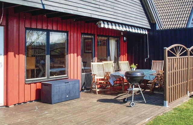 Nice home in Gunnebo with WiFi