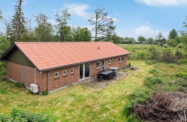Nice home in Jerup with WiFi