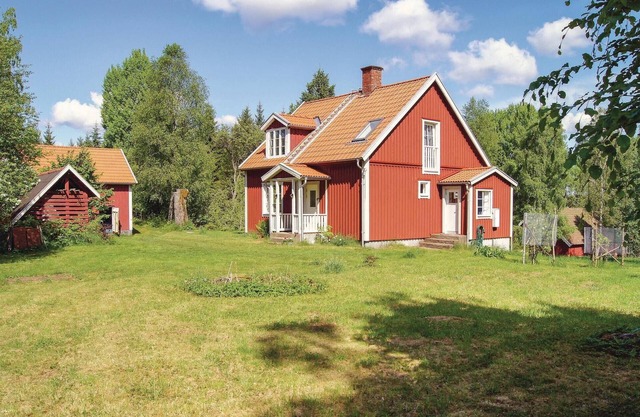 Nice home in Lidhult with WiFi