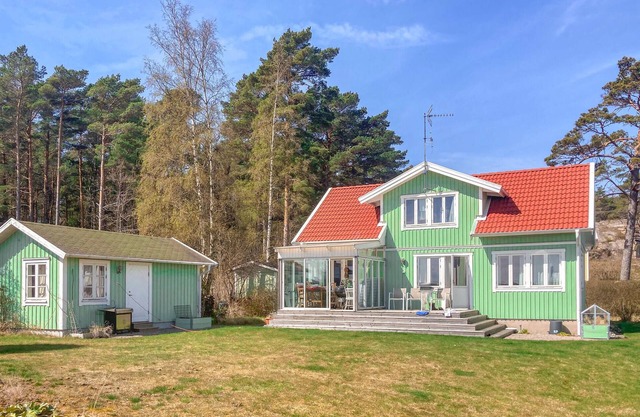 Nice home in Resö with kitchen