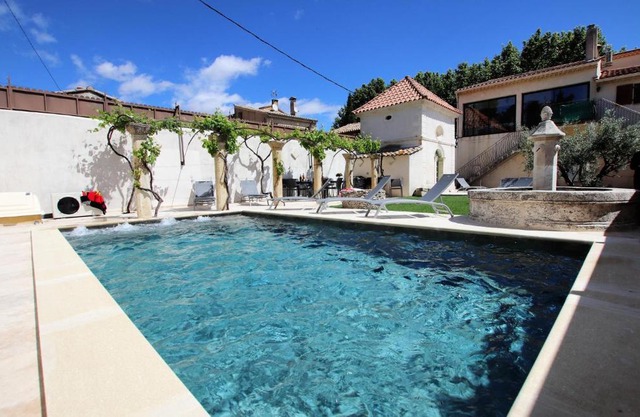 Nice Home In Rochefort-Du-Gard