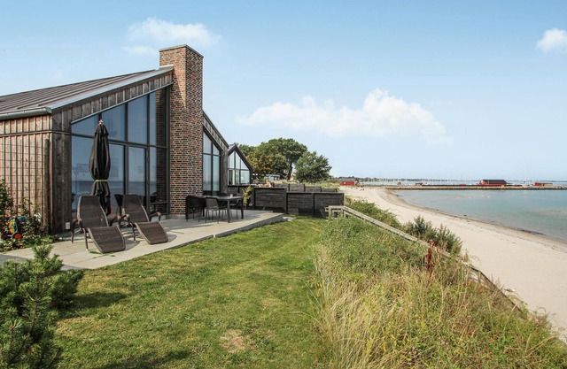 Nice home in Samsø with house sea view