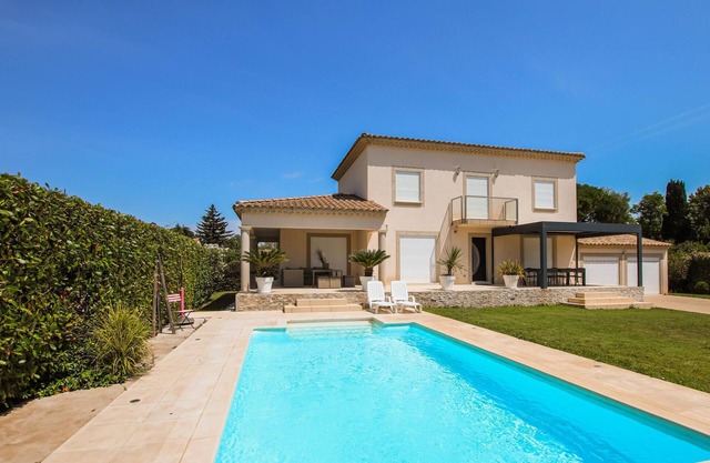 Nice home in Sauveterre