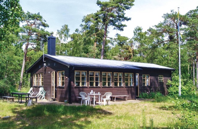 Nice home in Ystad with WiFi