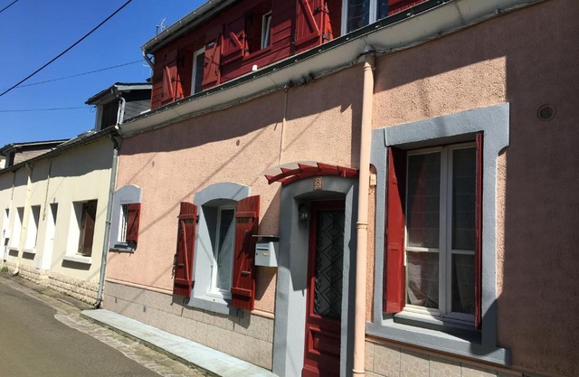 Nice House close to the circuit