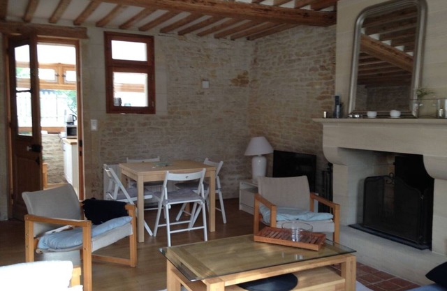 Nice house typical of St Aubin sur Mer, 3 bedrooms, 2 steps from the sea,